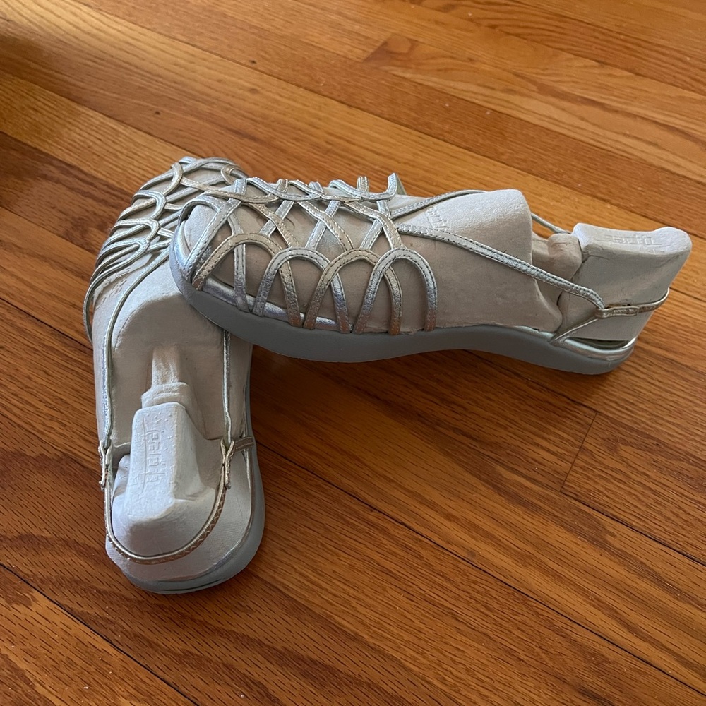 Earth brand Sandals - Awaken Silver Multi Washed Leather